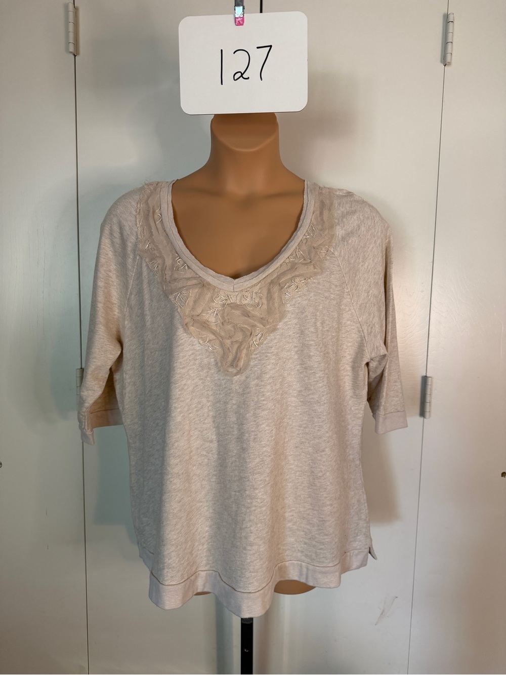 Lane Bryant Cream/Oatmeal 3/4 Sleeve V-Neck Top with Lace Trim